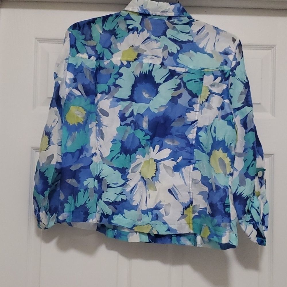 Ruby Rd Favorites Blue Multicolor Button Crop Top - image 2